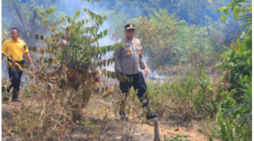 Kapolres Kampar Tinjau Lokasi Karhutla di Perbatasan 50 Kota, Api Berhasil Dipadamkan.!