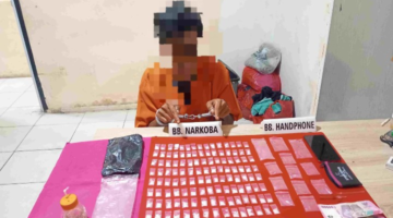 Tim : Rem blonk squad Satnarkoba Polres Kampar, Libas Pelaku Narkoba diram Veron Sawit, 132 Paket sabu-sabu siap edar ikut diamankan.!!” Bruto 38,70. Gram